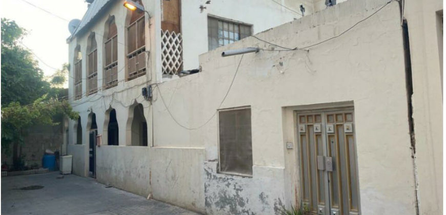 Building for Sale with 2 Stories located in Al-Salihiya