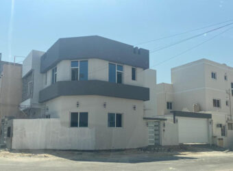 Villa for sale with three bedrooms, located in AlMalkiya