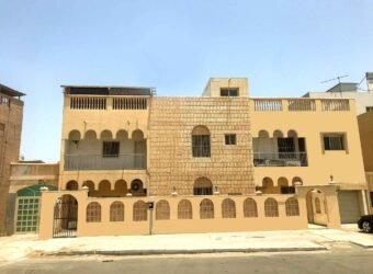 Villa for sale with nine bedrooms, located in Isa Town