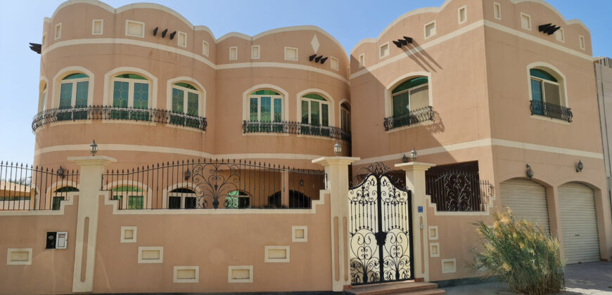 للبيع فيلا سكنية فاخرة تتكون من خمس غرف نوم بمنطقة بو قوة (سرايا 2)