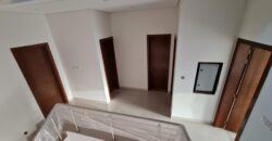 للبيع فيلا سكنية جديدة وفاخرة تتكون من أربع غرف نوم بمنطقة السهلة الشمالية (مناسبة للسكن الاجتماعي)