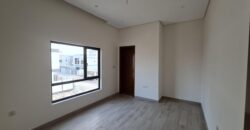 للبيع فيلا سكنية جديدة وفاخرة تتكون من أربع غرف نوم بمنطقة السهلة الشمالية (مناسبة للسكن الاجتماعي)