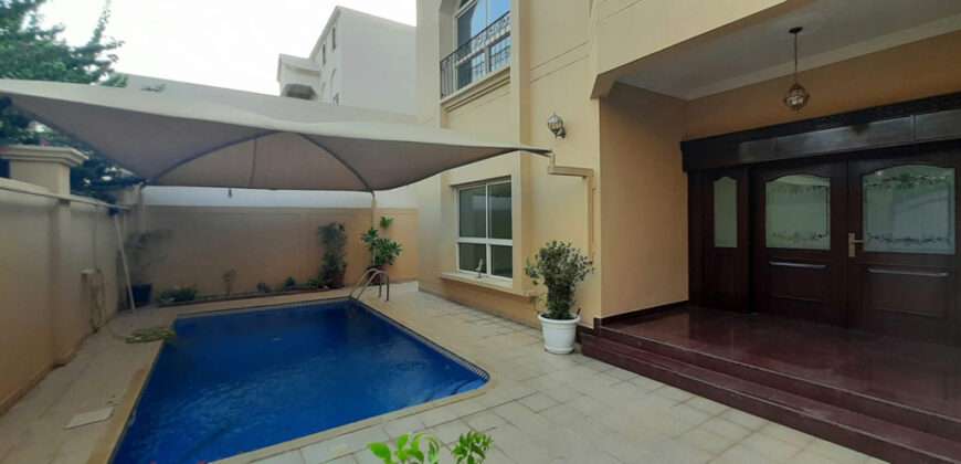 Luxury villa for sale with five bedrooms, located in Magabah